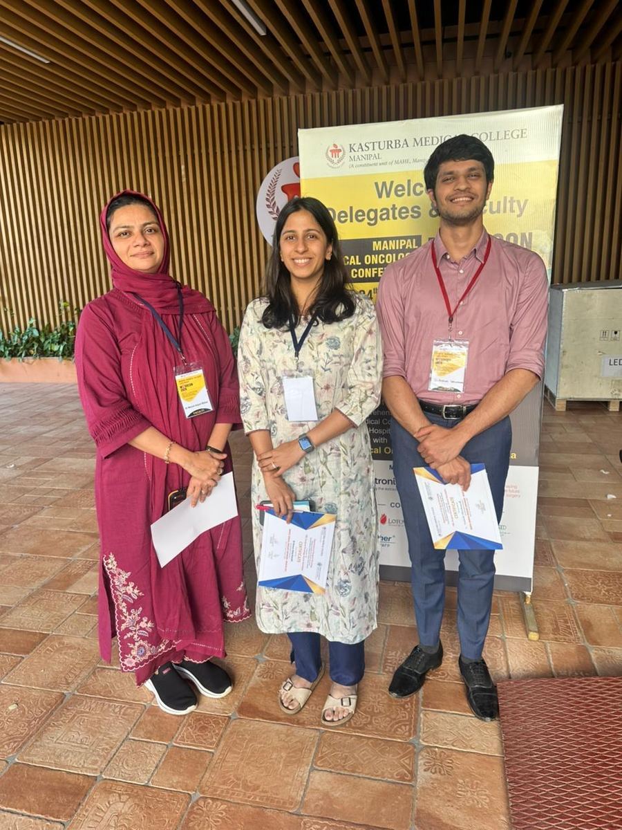 Dr. Mariam Anjum with delegates at Kasturba Medical College Oncology Conference, Manipal